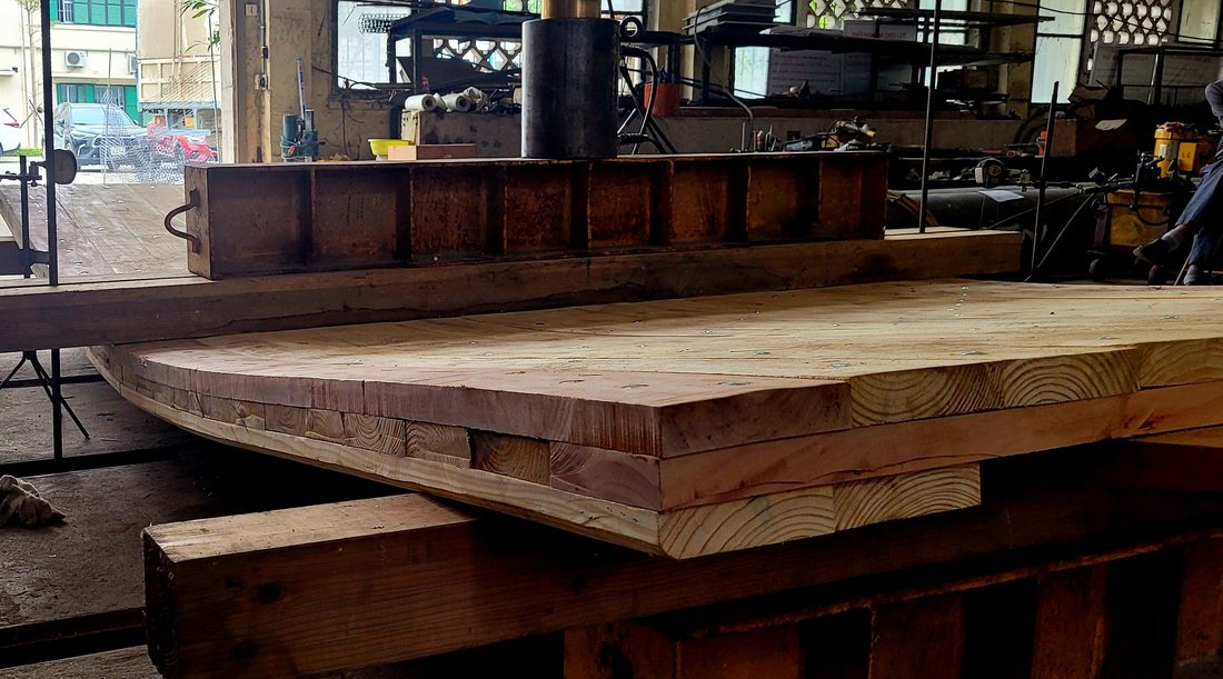 STSC hybrid 3 ply mat under full-scale point load test